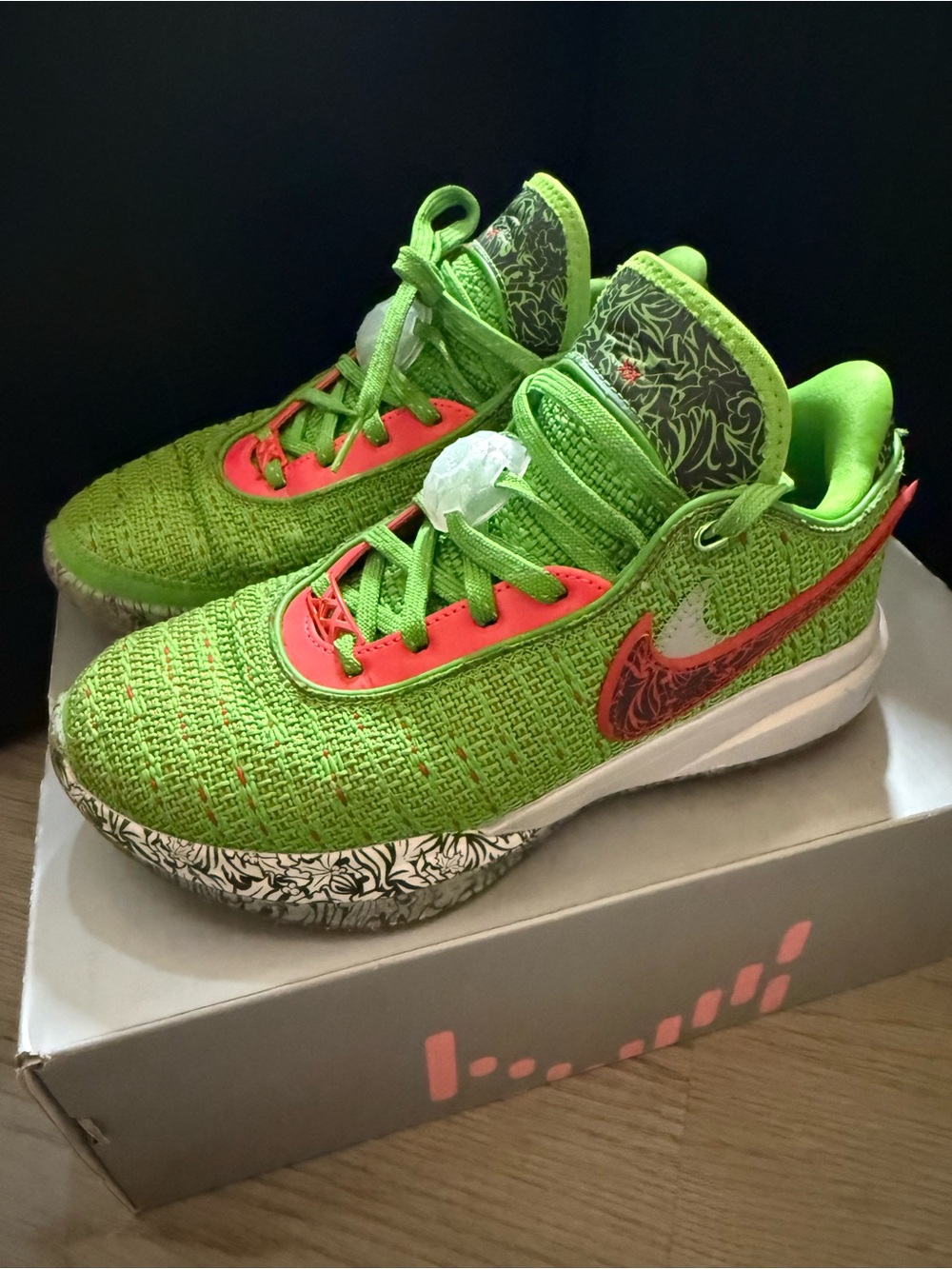 Nike LeBron 20 'Stocking Stuffer' basketball sneakers Size 7Y (in Original Box)